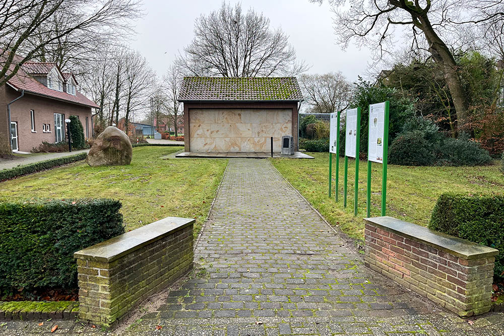 War Memorial Holthausen #1