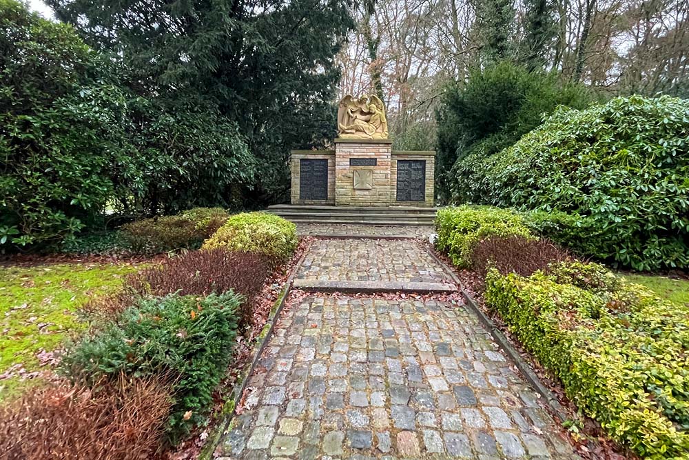 War Memorial Schepsdorf #1