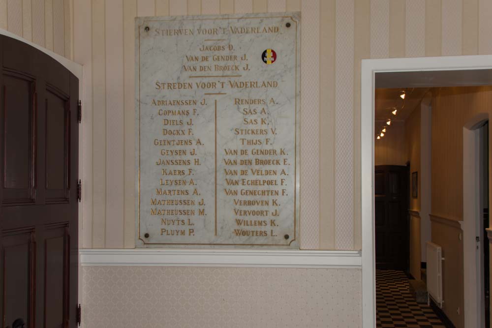 Memorial stone 14-18 old town hall Lillle #2