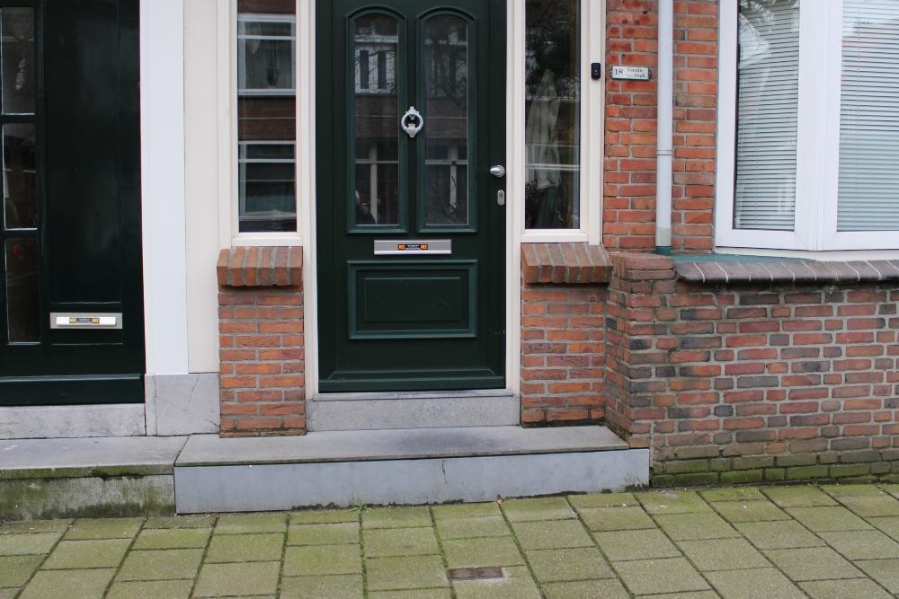 Stumbling Stones Van Ostadelaan 18a #4