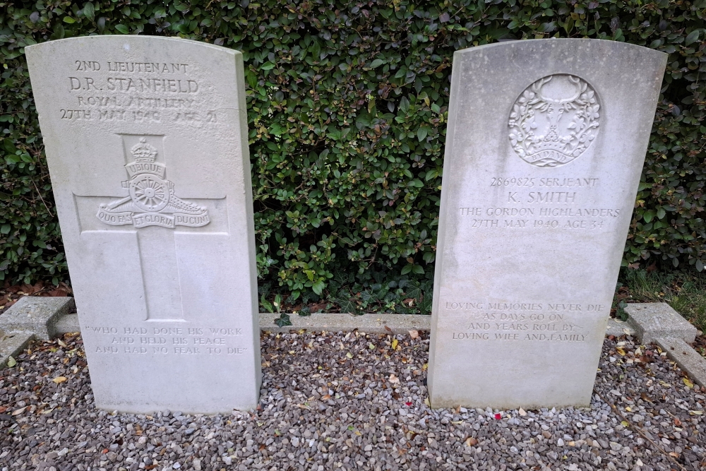 Commonwealth War Graves Deûlémont #1