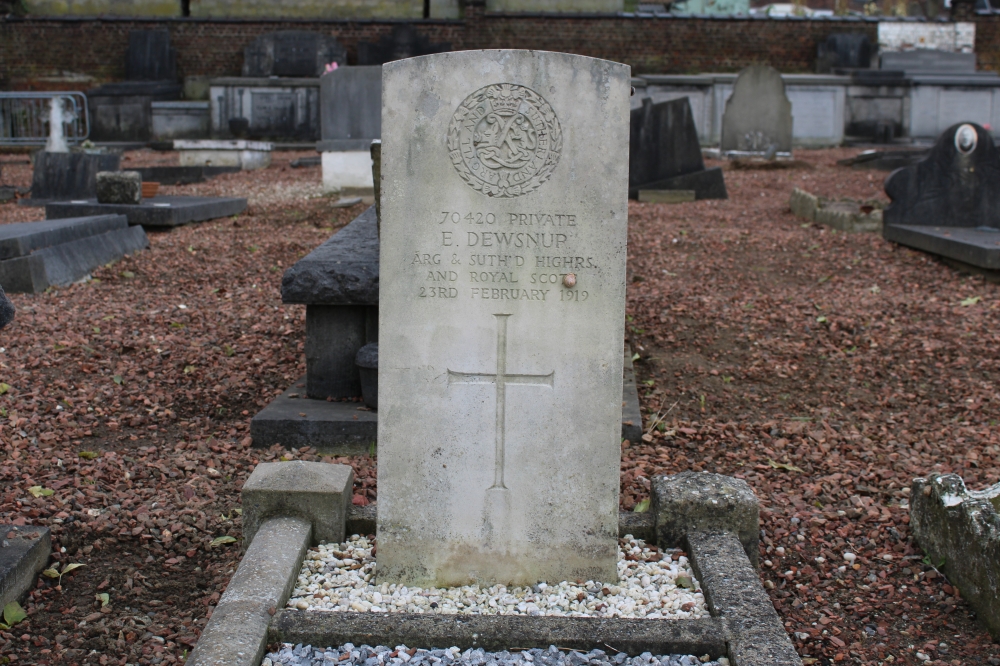 Commonwealth War Grave Bois-d'Haine #2