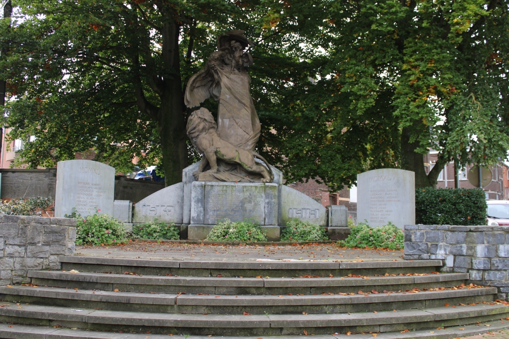 War Memorial Square du Souvenir Manage