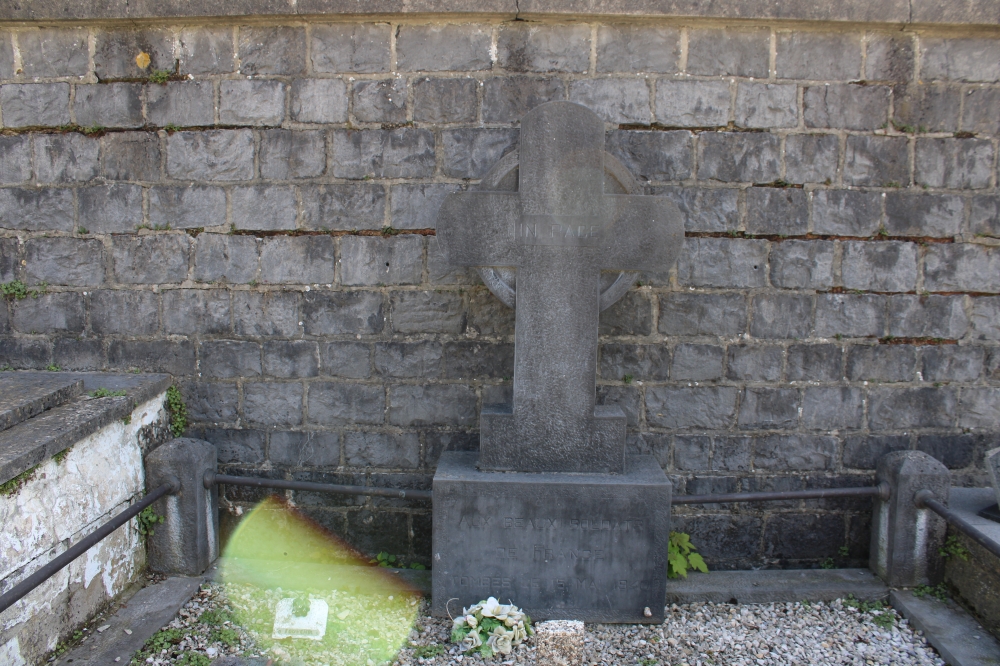 Monument French Fallen Denée Cemetery #2