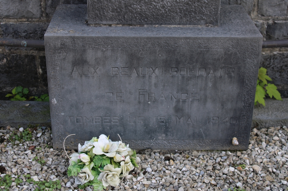 Monument French Fallen Denée Cemetery #3