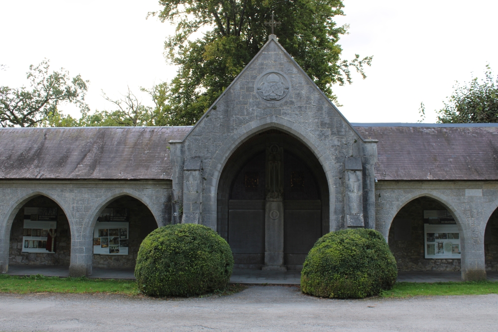 Oorlogsmonument Oudleerlingen College Maredsous Denée #1