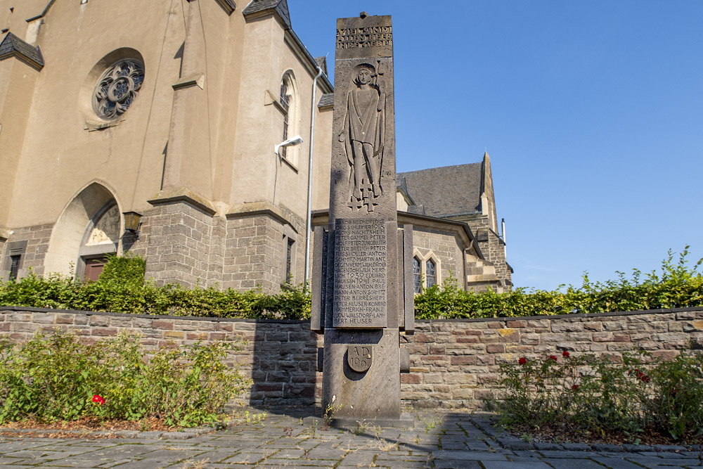 War Memorial Niederltzing #1