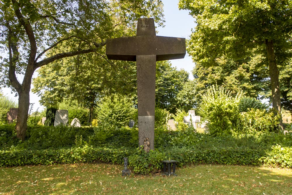 War Graves Bassenheim #5