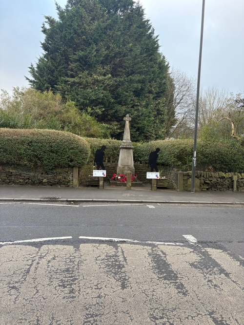 Oorlogsmonument Furness Vale #2