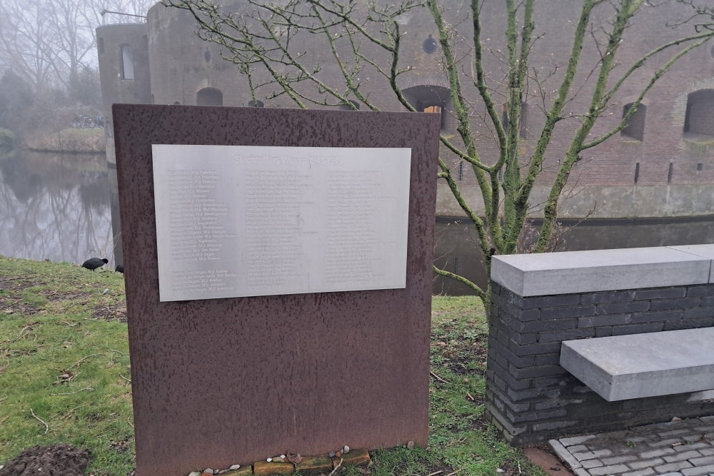 War Memorial Weesp #3