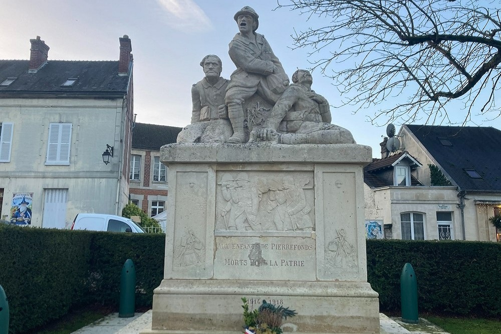 War Memorial Pierrefonds #1