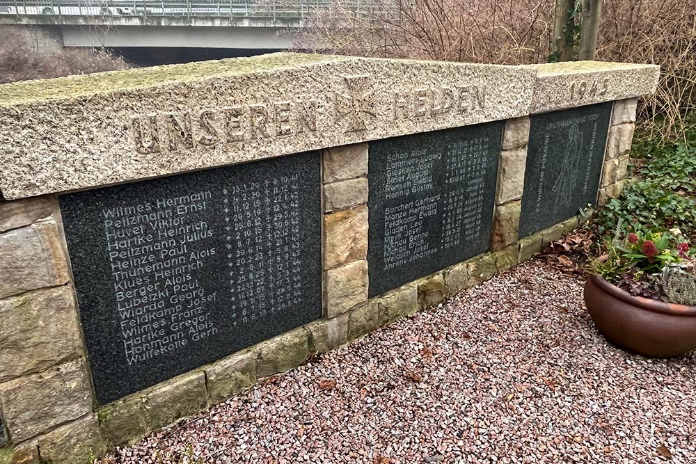 War Memorial Lünne #3