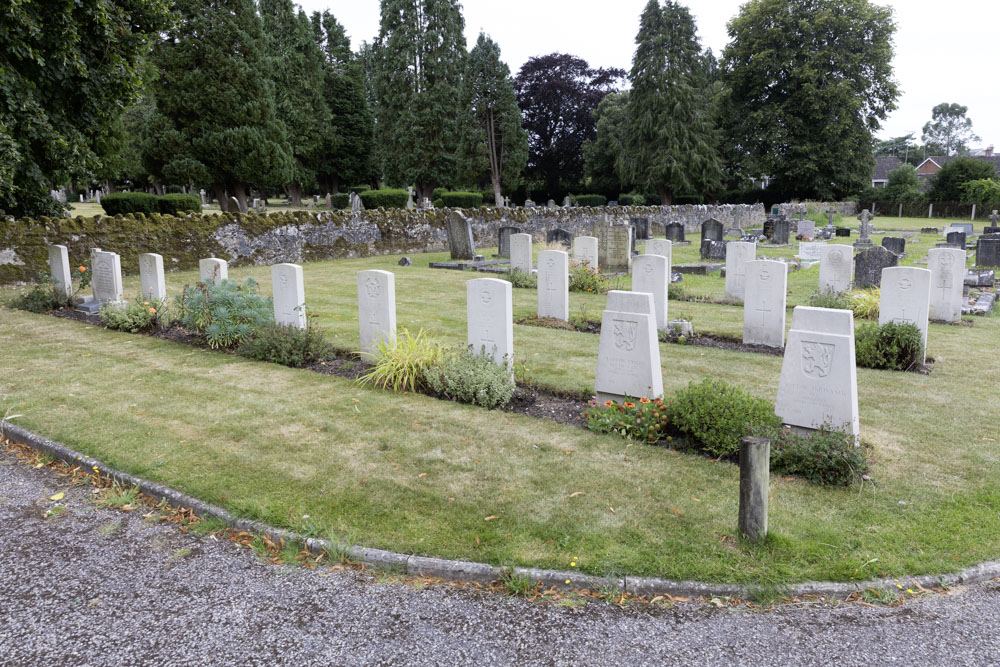 Commonwealth War Graves Ringwood Cemetery