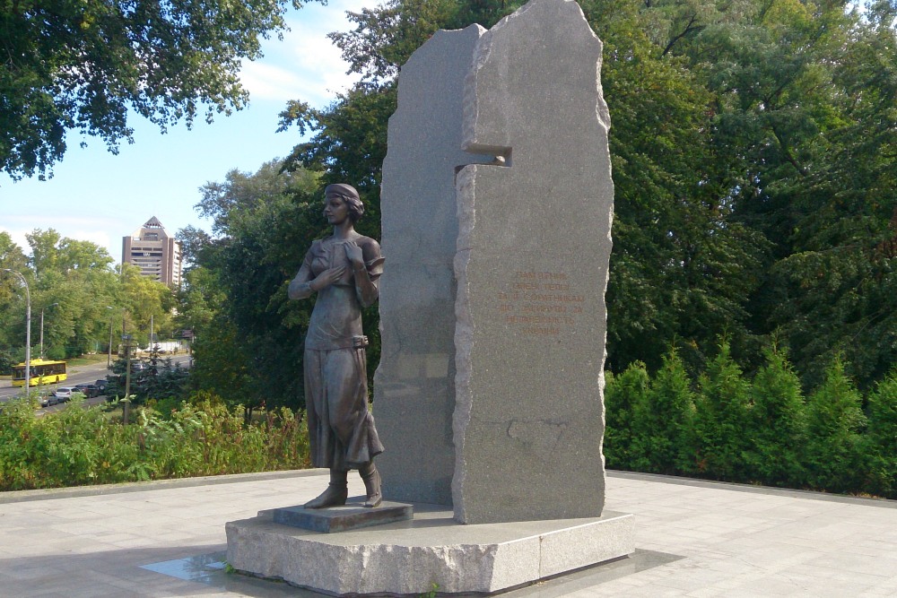 Monument Olena Teliha