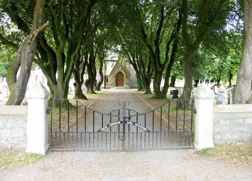 Commonwealth War Graves Inch Parish Churchyard