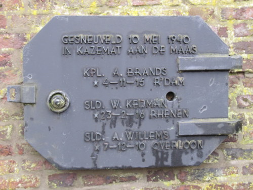 Monument Killed Soldiers Broekhuizen