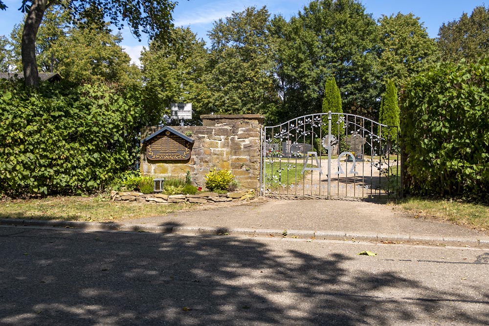 Oorlogsmonument Udenhausen #1