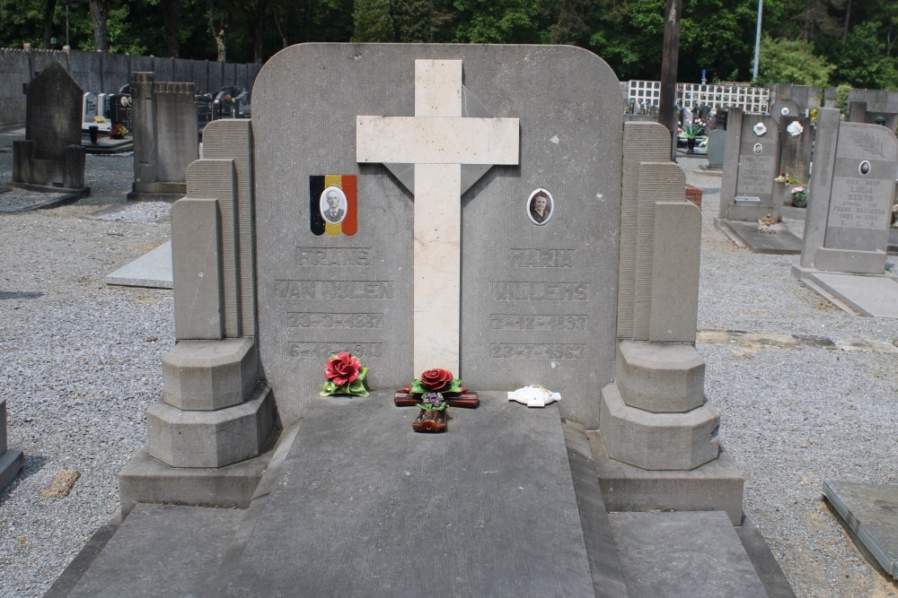 Belgische Graven Oudstrijders Tessenderlo Begraafplaats Engsbergen