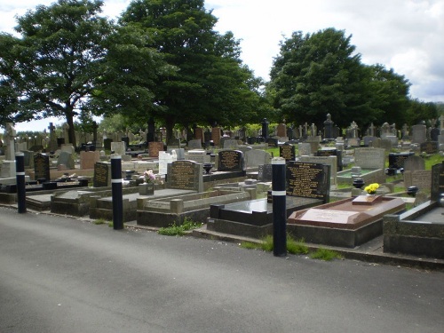Commonwealth War Graves St Samlet Churchyard