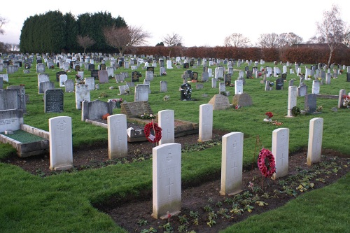 Commonwealth War Graves Queensgate Cemetery