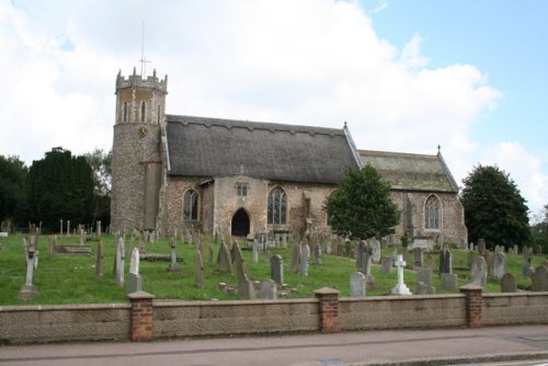 Oorlogsgraven van het Gemenebest St. Edmund Churchyard