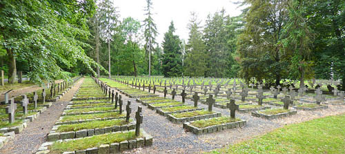 Kampbegraafplaats Łambinowice