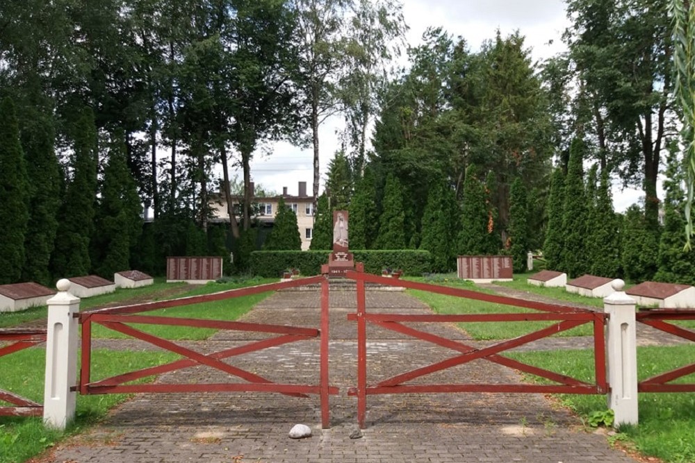Sovjet Oorlogsbegraafplaats Lukiai