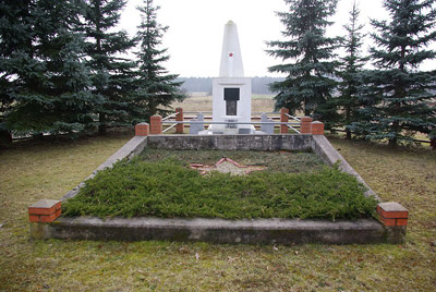 Sovjet Oorlogsbegraafplaats Teurow