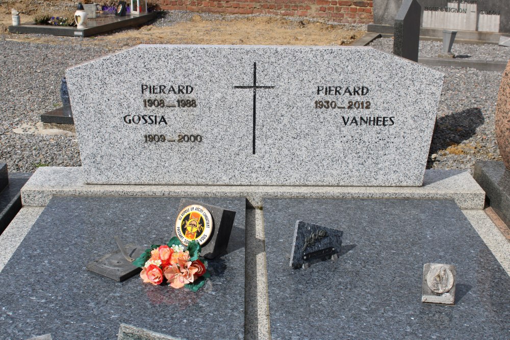 Belgian Graves Veterans Petit-Rosires