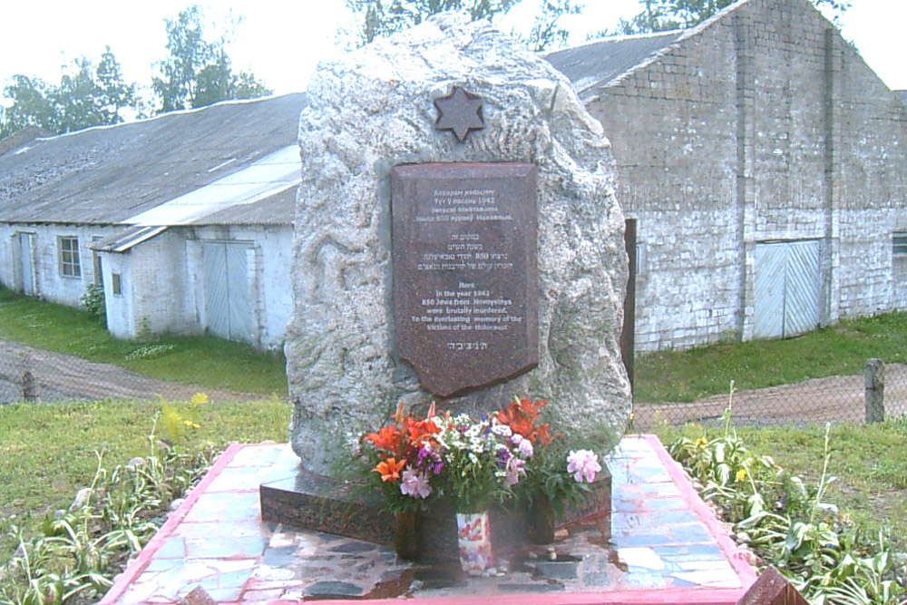 Mass Grave Holocaust Victims Novoyelnya