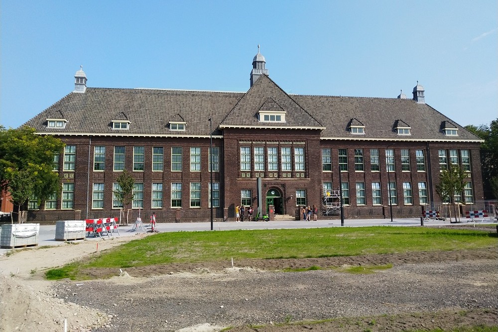 Former Higher Textile School De Maere, Enschede
