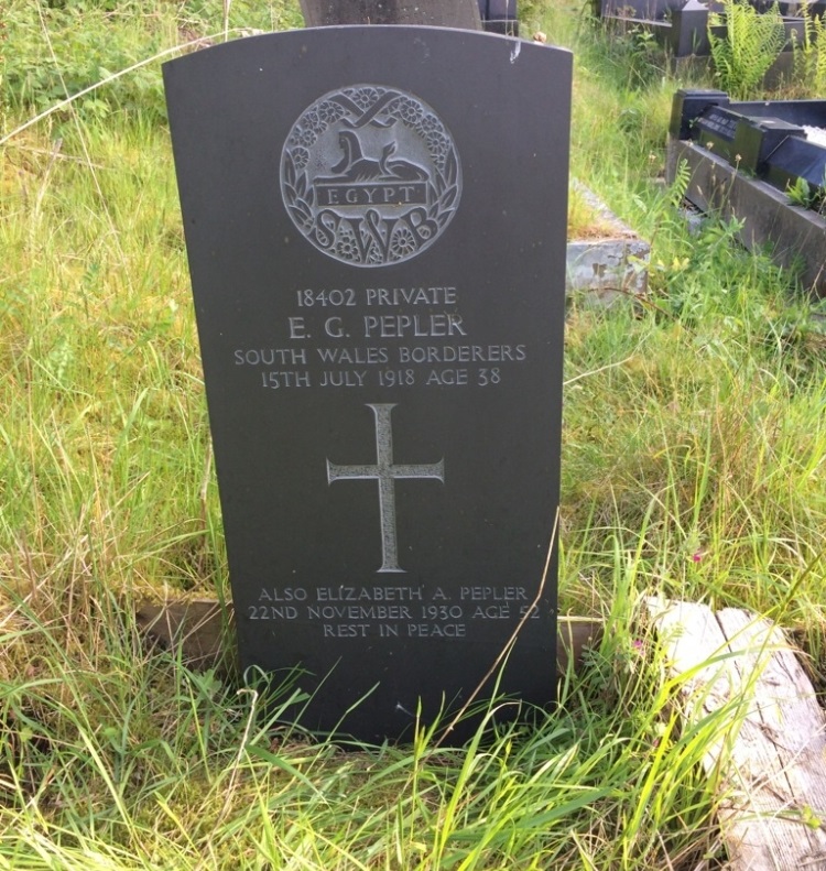Commonwealth War Grave Tabor Calvinistic Methodist Burial Ground