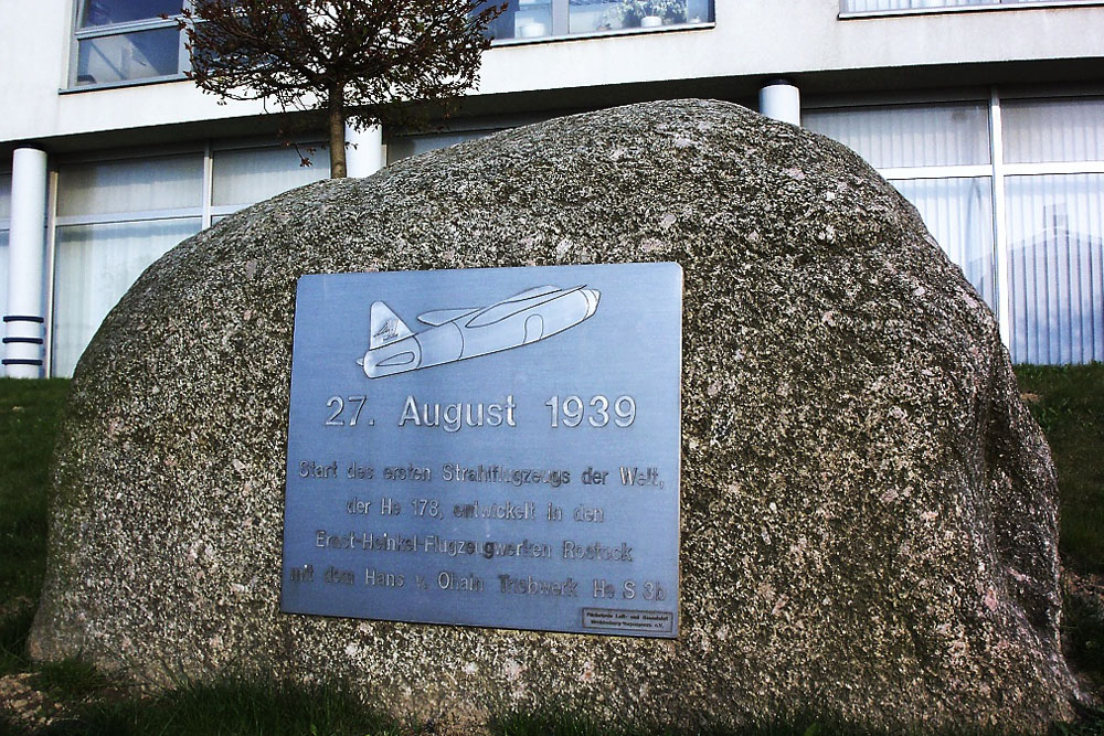 Monument Vlucht Eerste Straalvliegtuig