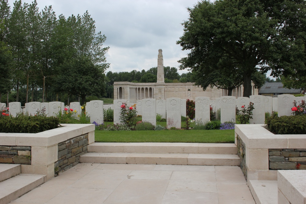 Commonwealth War Cemetery Vis-en-Artois