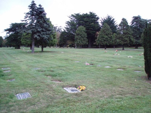 Commonwealth War Graves Ruru Cemetery