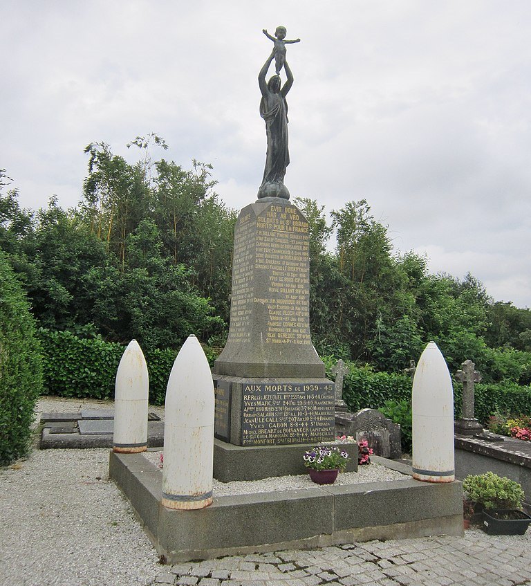 War Memorial Saint-Urbain
