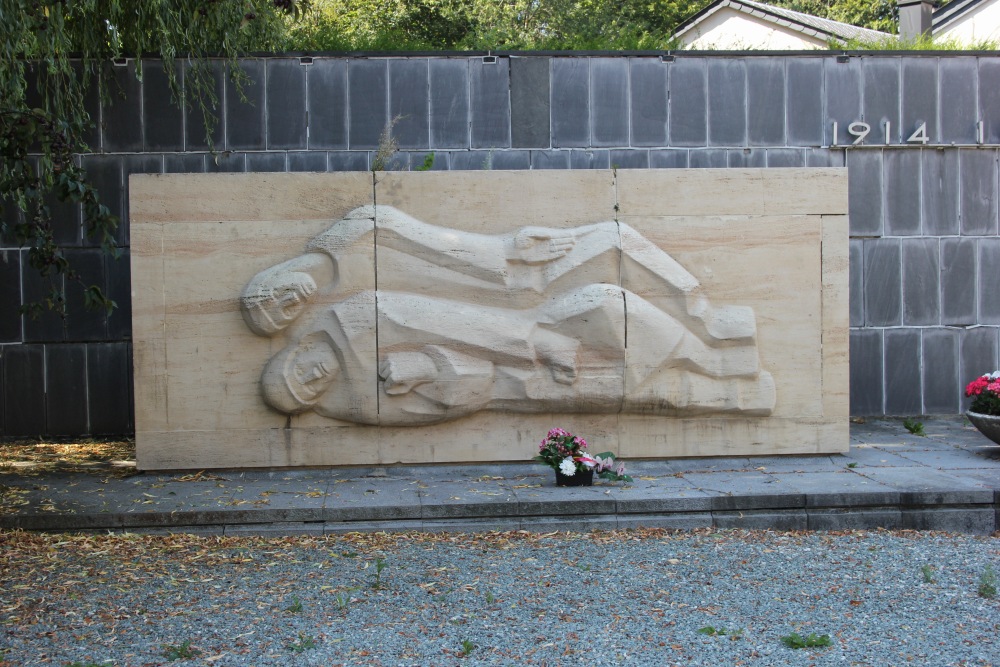 War Memorial Saint-Hubert #2