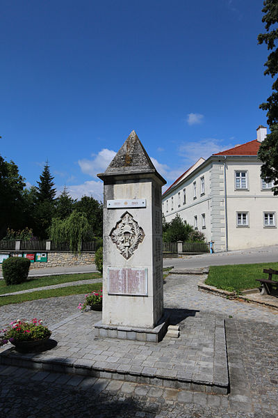 Oorlogsmonument Kasten bei Bheimkirchen