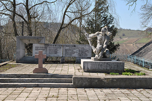 War Memorial Velesniv