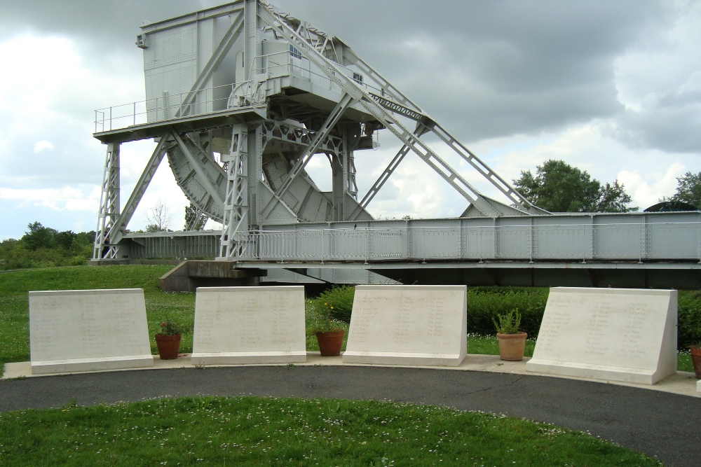 Memorial 2nd Battalion Ox and Bucks Regiment #4