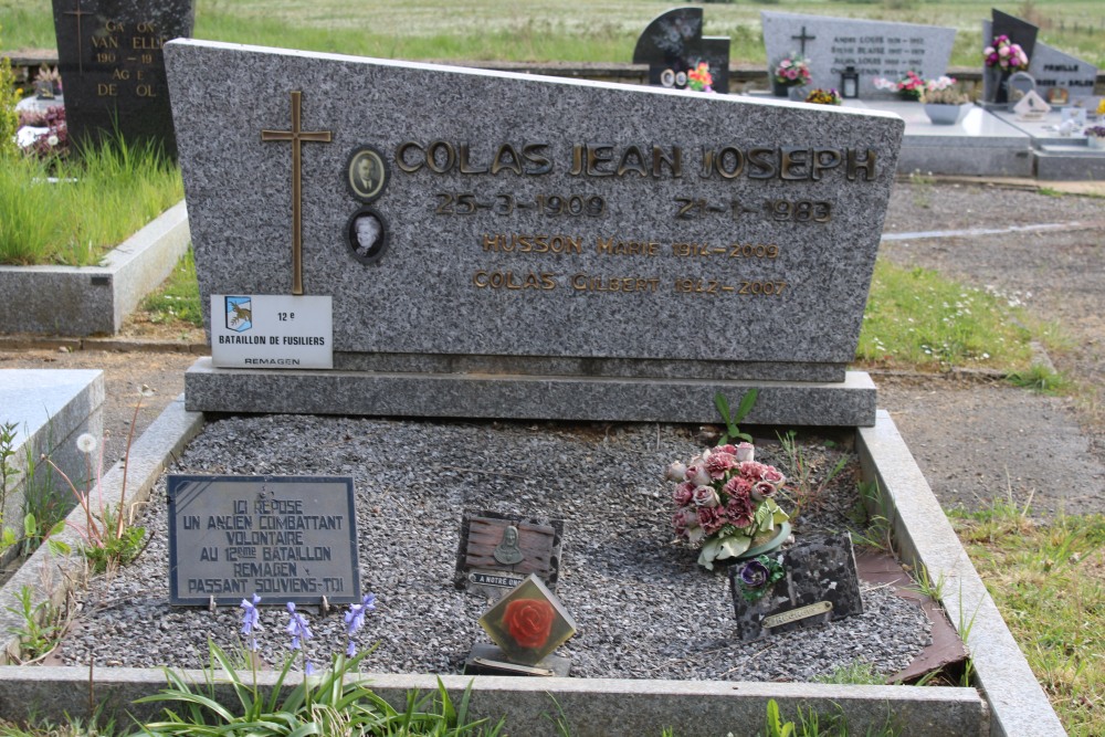Belgian Graves Veterans Florenville New Cemetery