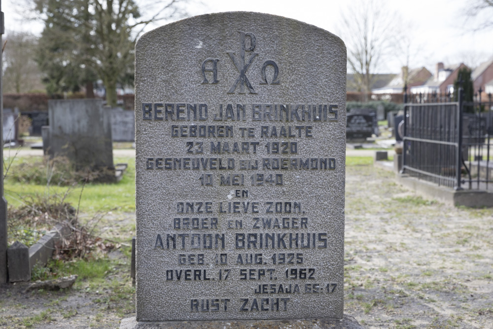 Dutch War Graves General Cemetery Raalte