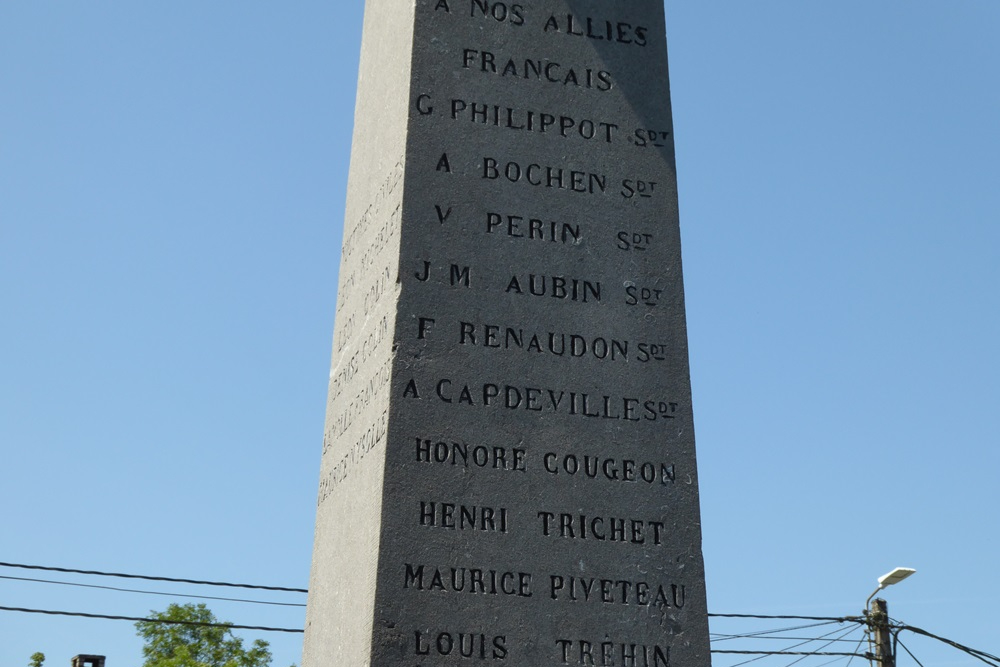 War Memorial Treignes #4