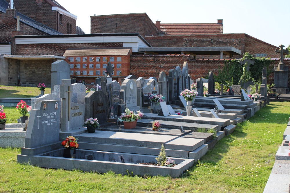 Belgian Graves Veterans Mourcourt