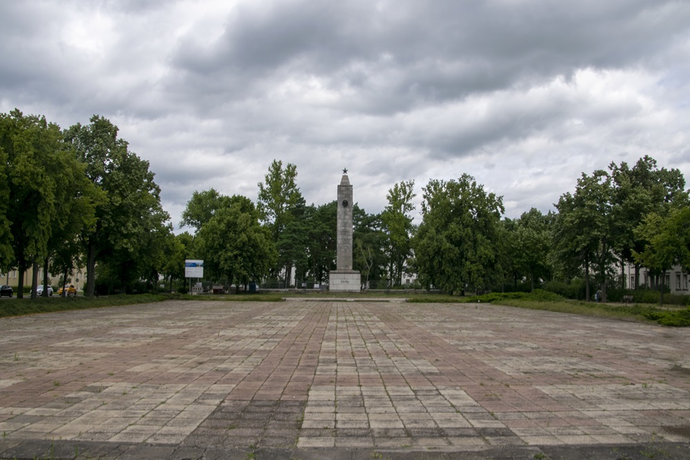 Soviet War Cemetery Eisenhüttenstadt #2