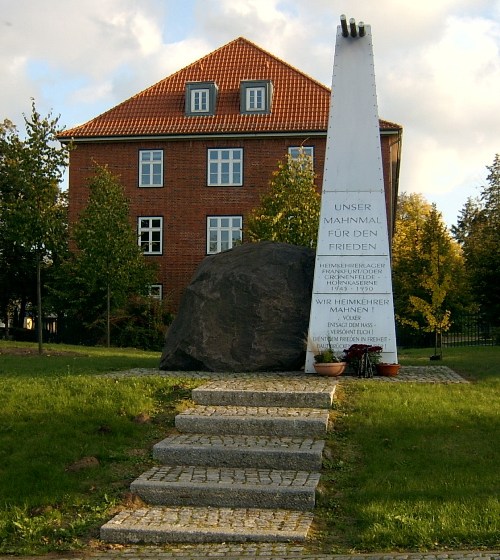Monument Terugkeerkamp Gronenfelde