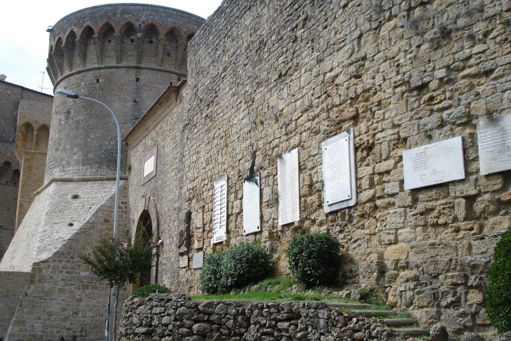 Memorials Volterra