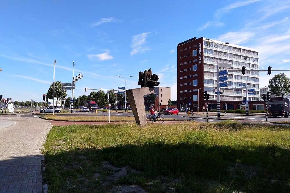 Omhoog plotseling natuurpark Monument Herrijzing Enschede - Enschede - TracesOfWar.nl
