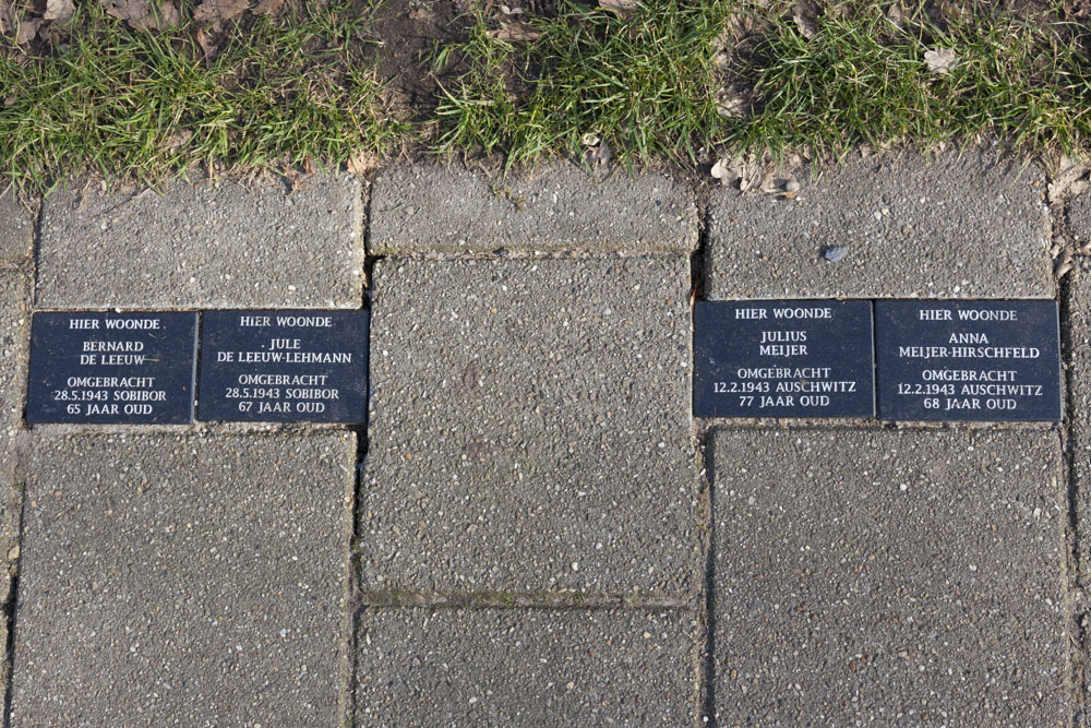 Memorial Stones Meester Van Hasseltlaan 10-ll
