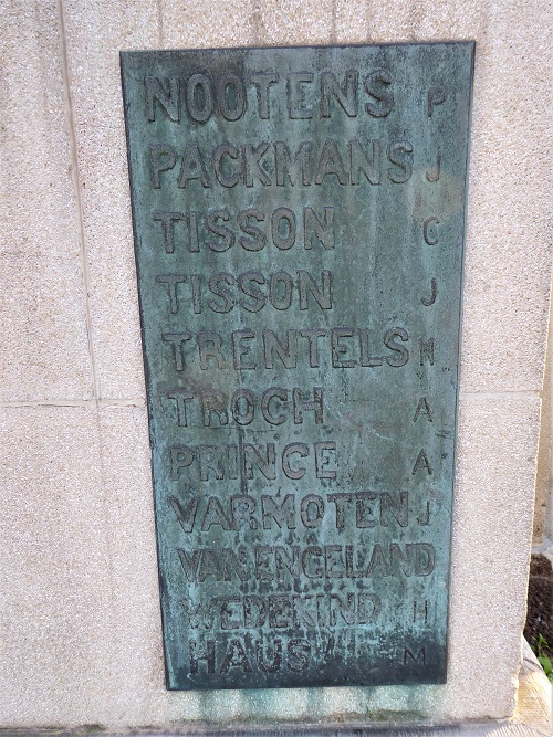 Monument Leerlingen van de Gemeentescholen van Etterbeek #5